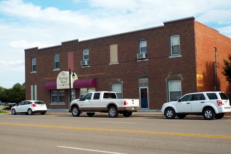 244 E Long St, Dighton, KS à vendre - Photo du bâtiment - Image 1 de 10
