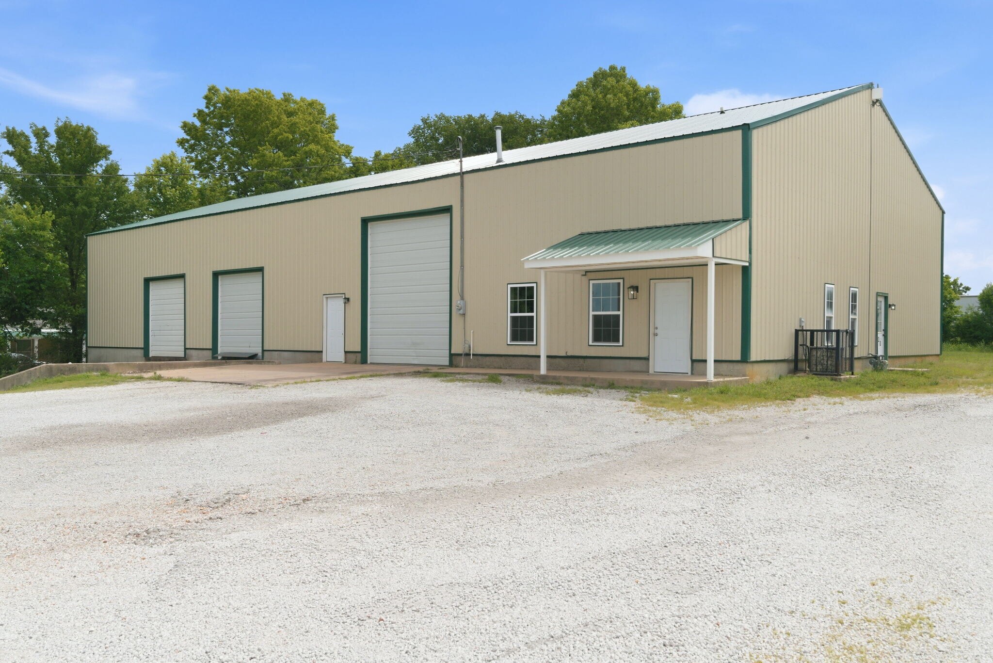 136 N Prigmor Ave, Joplin, MO à vendre Photo du bâtiment- Image 1 de 46