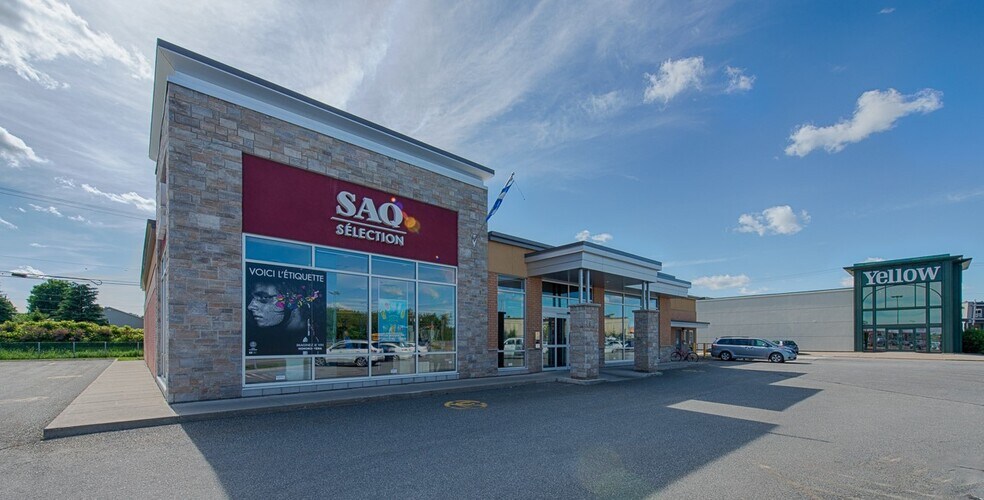 1111 Boulevard Jutras E, Victoriaville, QC à louer - Photo du bâtiment - Image 3 de 8