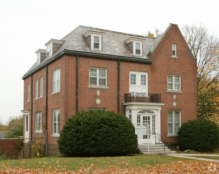 655 East St, New Britain, CT à vendre - Photo principale - Image 3 de 3