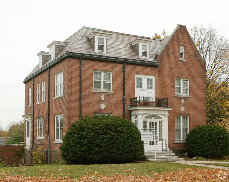 655 East St, New Britain, CT for sale - Primary Photo - Image 3 of 3