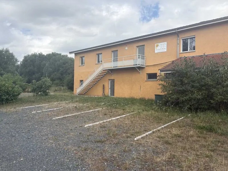 Flex in Messimy for lease Building Photo- Image 1 of 9