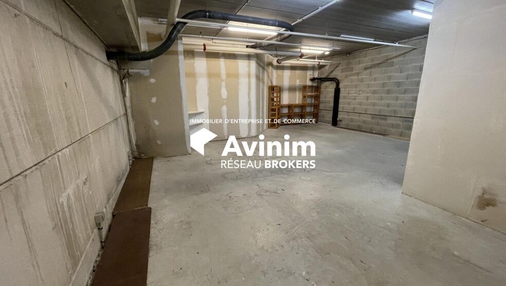 Retail in Juvignac for lease - Interior Photo - Image 2 of 5
