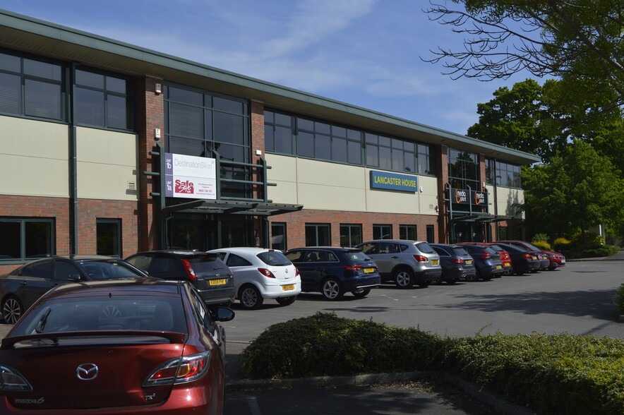 Warwick House, Swindon for lease - Building Photo - Image 2 of 4