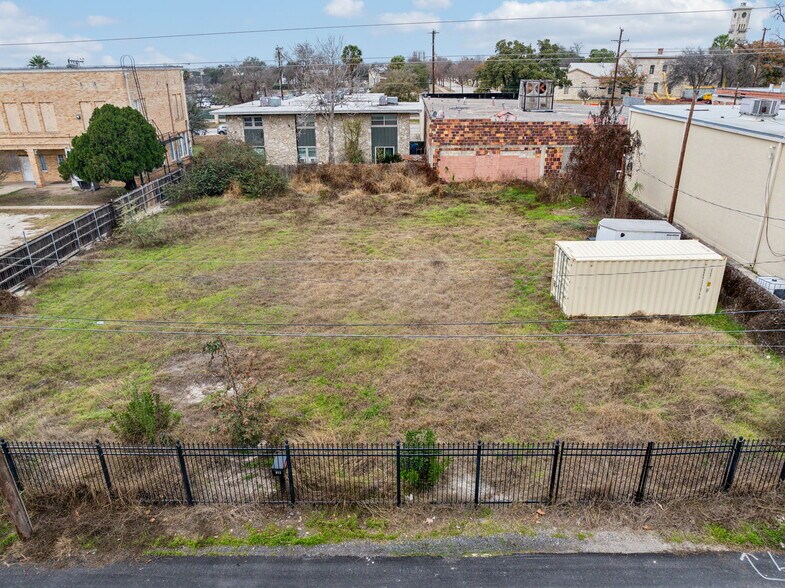 815 Quitman St, San Antonio, TX à vendre - Photo du bâtiment - Image 3 de 4