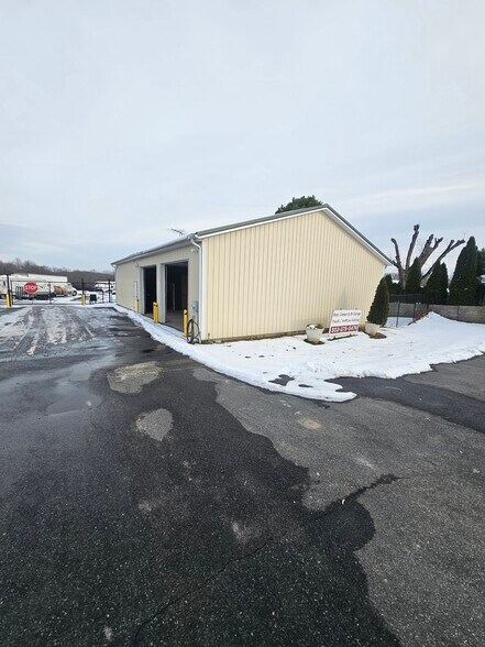 1466 S Dupont Hwy, New Castle, DE à louer - Photo du bâtiment - Image 3 de 6