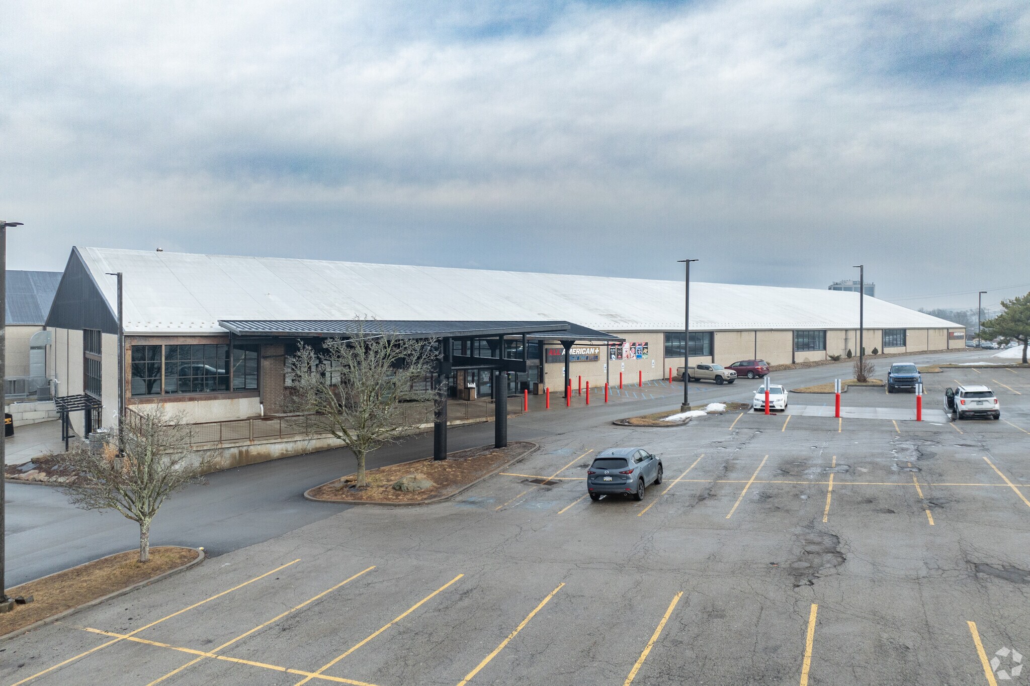 1 Racquet Ln, Monroeville, PA à louer Photo du bâtiment- Image 1 de 12