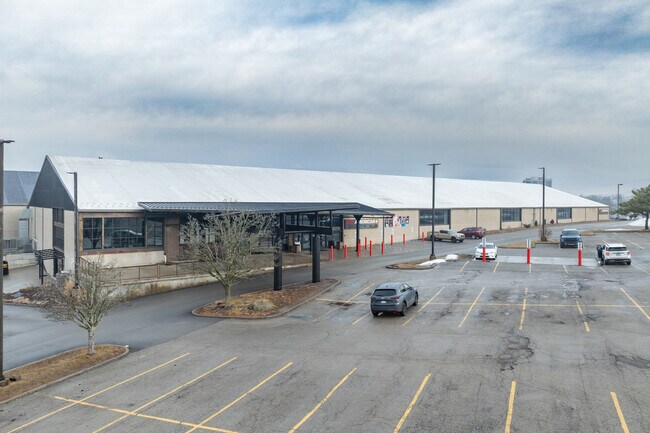 Plus de détails pour 1 Racquet Ln, Monroeville, PA - Bureau/Commerce de détail, Commerce de détail à louer