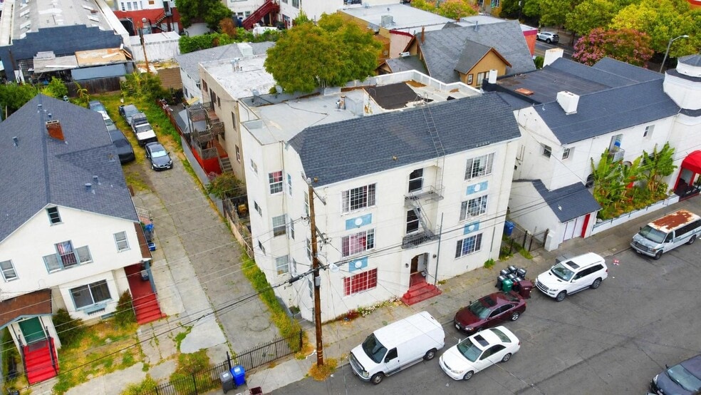 3040 E 19th St, Oakland, CA for sale - Building Photo - Image 3 of 18