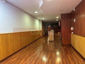 Retail in Barcelona, Barcelona for lease Interior Photo- Image 2 of 11
