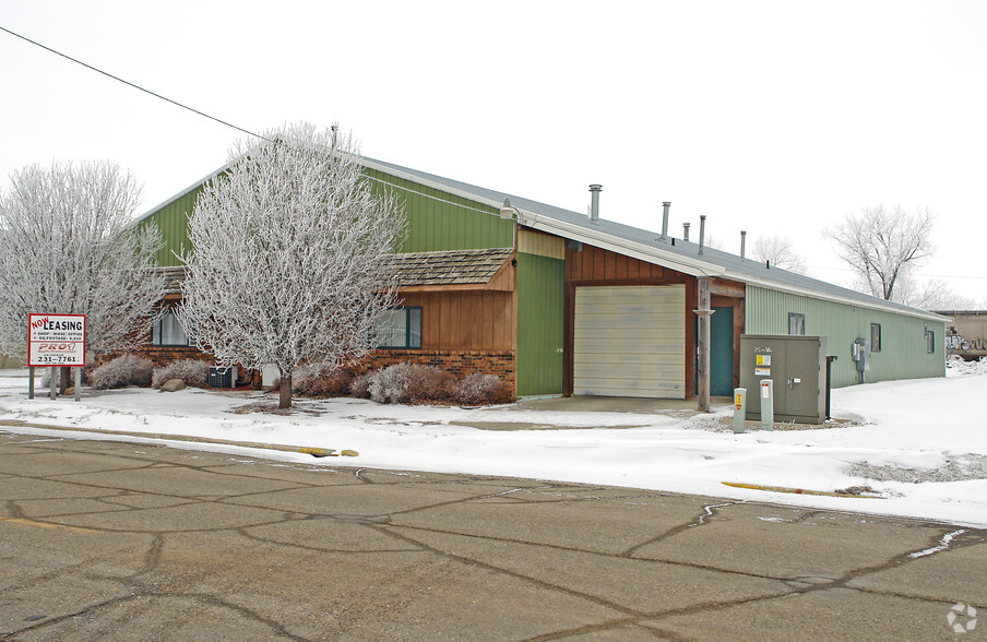 1217 Litchfield Ave SE, Willmar, MN for lease - Building Photo - Image 3 of 10