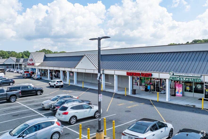 1800-1850 Brentwood Rd, Brentwood, NY for lease - Building Photo - Image 2 of 9