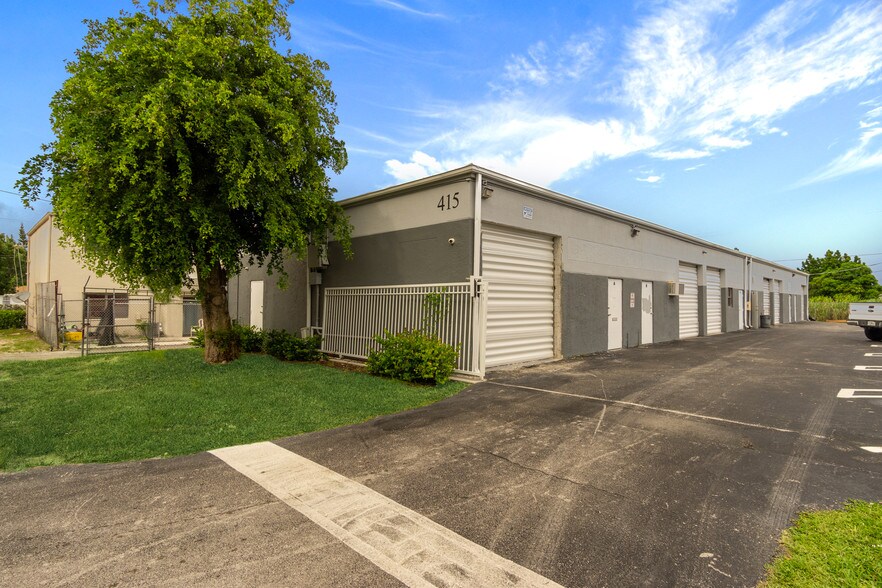 415 SE 1st Ave, Delray Beach, FL à louer - Photo du bâtiment - Image 2 de 12