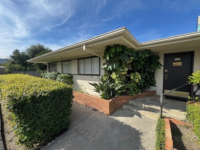 10916-10918 Riverside Dr, North Hollywood, CA à louer - Photo du bâtiment - Image 3 de 15