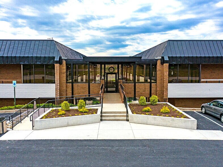 224 Schilling Cir, Hunt Valley, MD à louer - Photo du bâtiment - Image 3 de 10