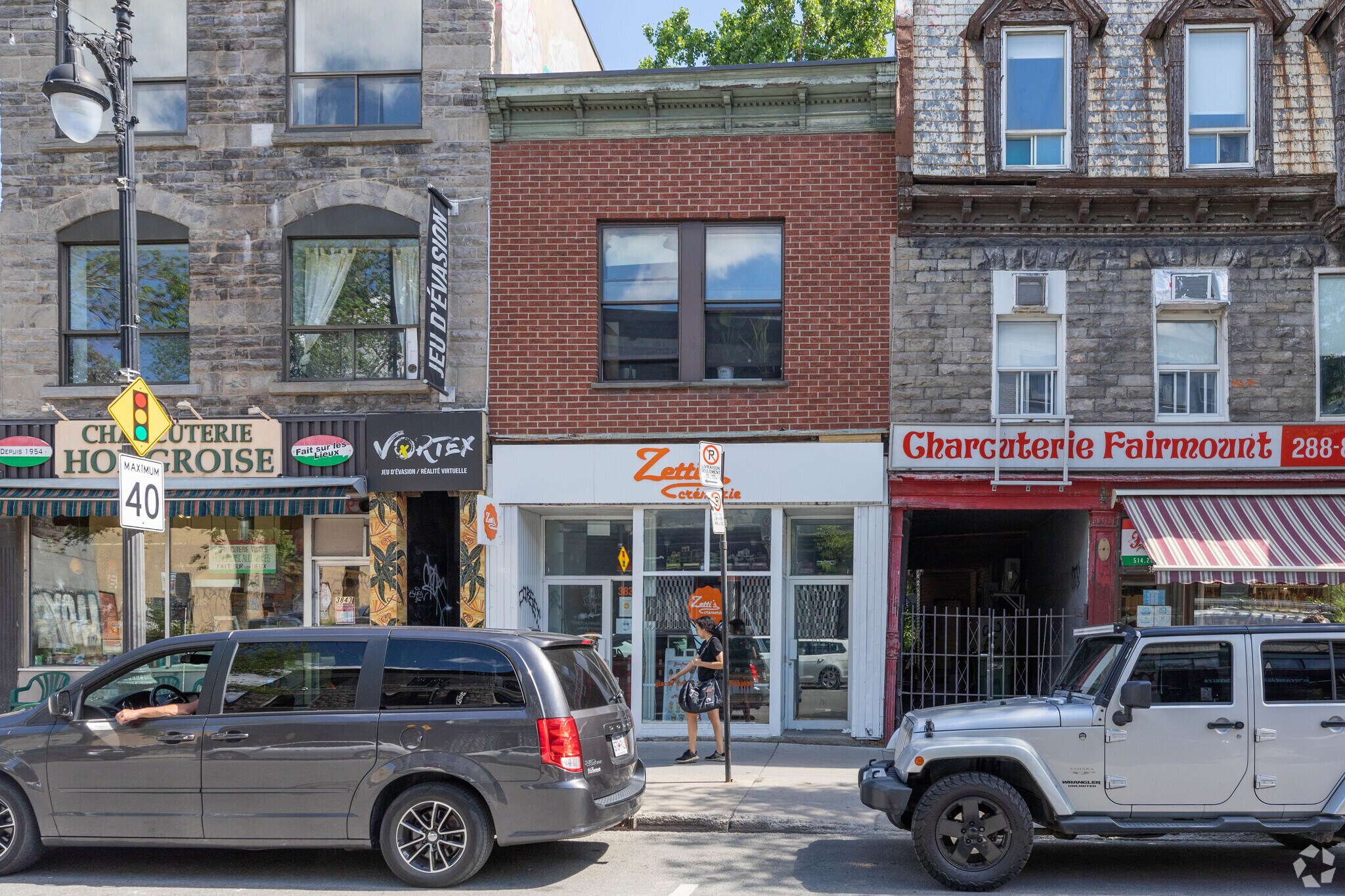 3841 Boul Saint-Laurent, Montréal, QC for sale Primary Photo- Image 1 of 1