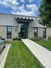 6970-6994 N Central Park Ave, Lincolnwood, IL for lease Interior Photo- Image 1 of 9