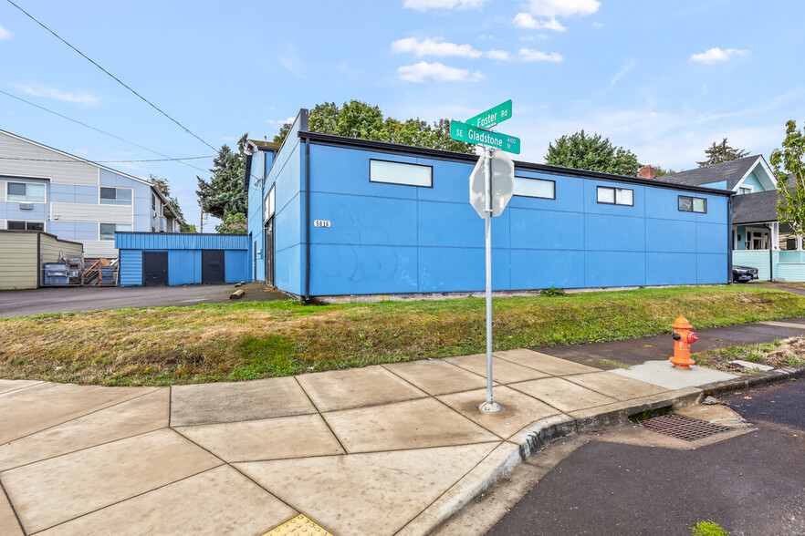 5816 SE Foster Rd, Portland, OR for sale - Building Photo - Image 3 of 13