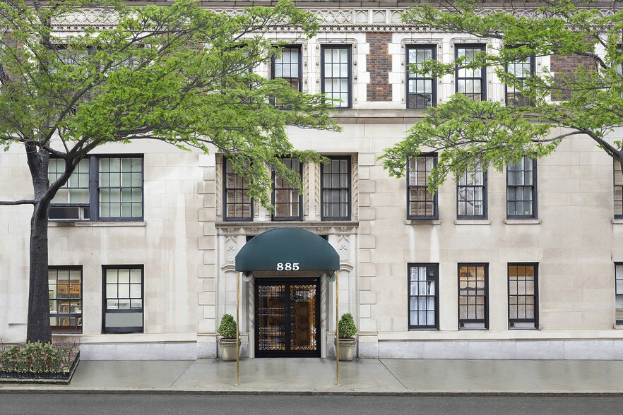 885 Park Ave, New York, NY à vendre - Photo du bâtiment - Image 2 de 13