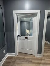 301-304 Macy Dr, Roswell, GA for lease Interior Photo- Image 1 of 4