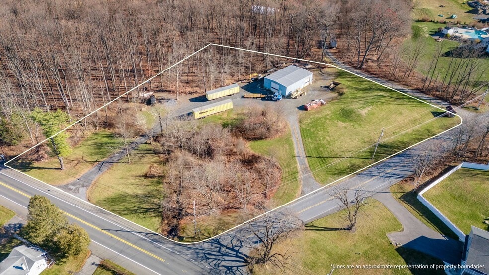 102 E Moorestown Rd, Wind Gap, PA à vendre - Photo du bâtiment - Image 3 de 14