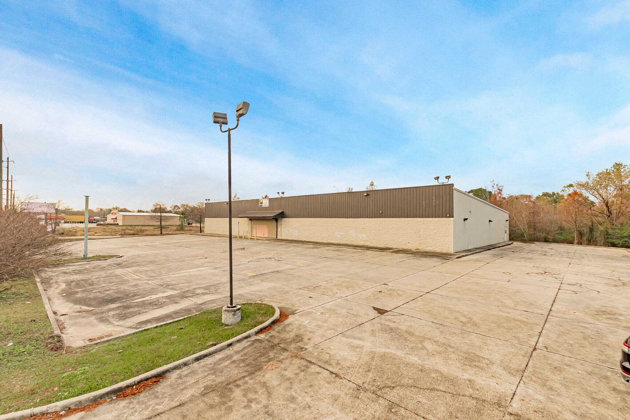 3939 Choctaw Dr, Baton Rouge, LA for lease Primary Photo- Image 1 of 33