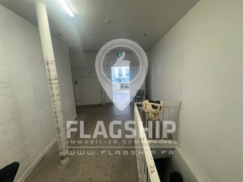 Retail in Paris for lease - Interior Photo - Image 3 of 9