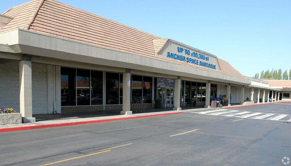 201-311 N Mcdowell Blvd, Petaluma, CA for lease - Building Photo - Image 1 of 7