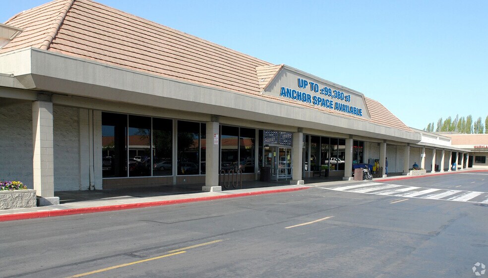 201-311 N Mcdowell Blvd, Petaluma, CA à louer - Photo du bâtiment - Image 3 de 7
