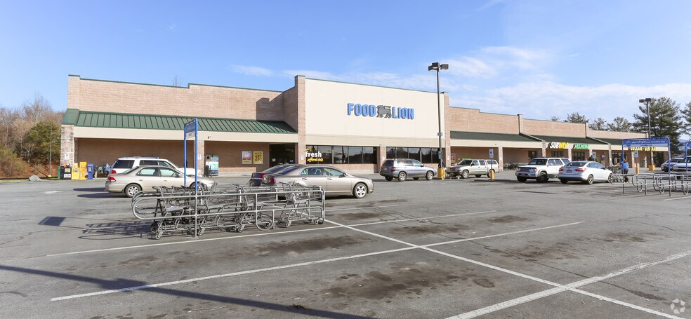 2116 Morganton Blvd, Lenoir, NC à louer - Photo principale - Image 1 de 12