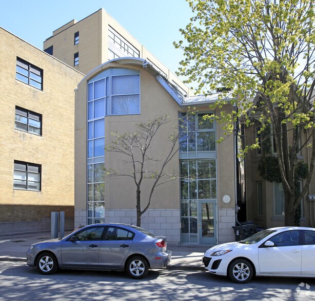 115 Walnut Ave, Toronto, ON à vendre - Photo du bâtiment - Image 2 de 58