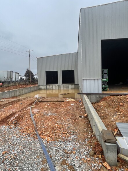 432 Industrial Dr, Tontitown, AR for lease - Building Photo - Image 2 of 6