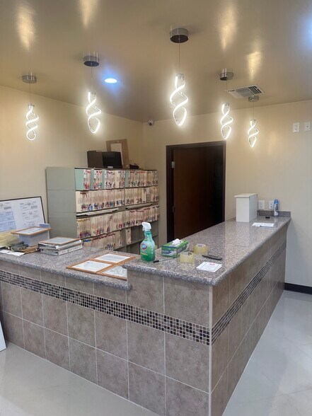 21617 Figueroa St, Carson, CA à vendre - Photo du bâtiment - Image 3 de 15