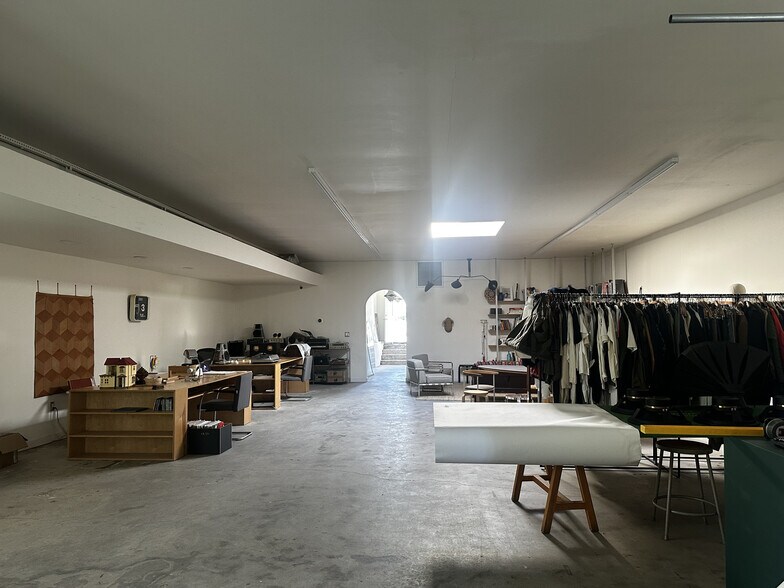 5215 York Blvd, Los Angeles, CA à vendre - Photo du bâtiment - Image 2 de 15