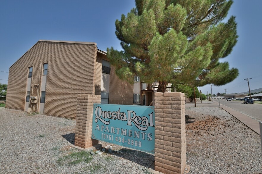 1325 Fillmore Ave, Alamogordo, NM à vendre - Photo du bâtiment - Image 2 de 23