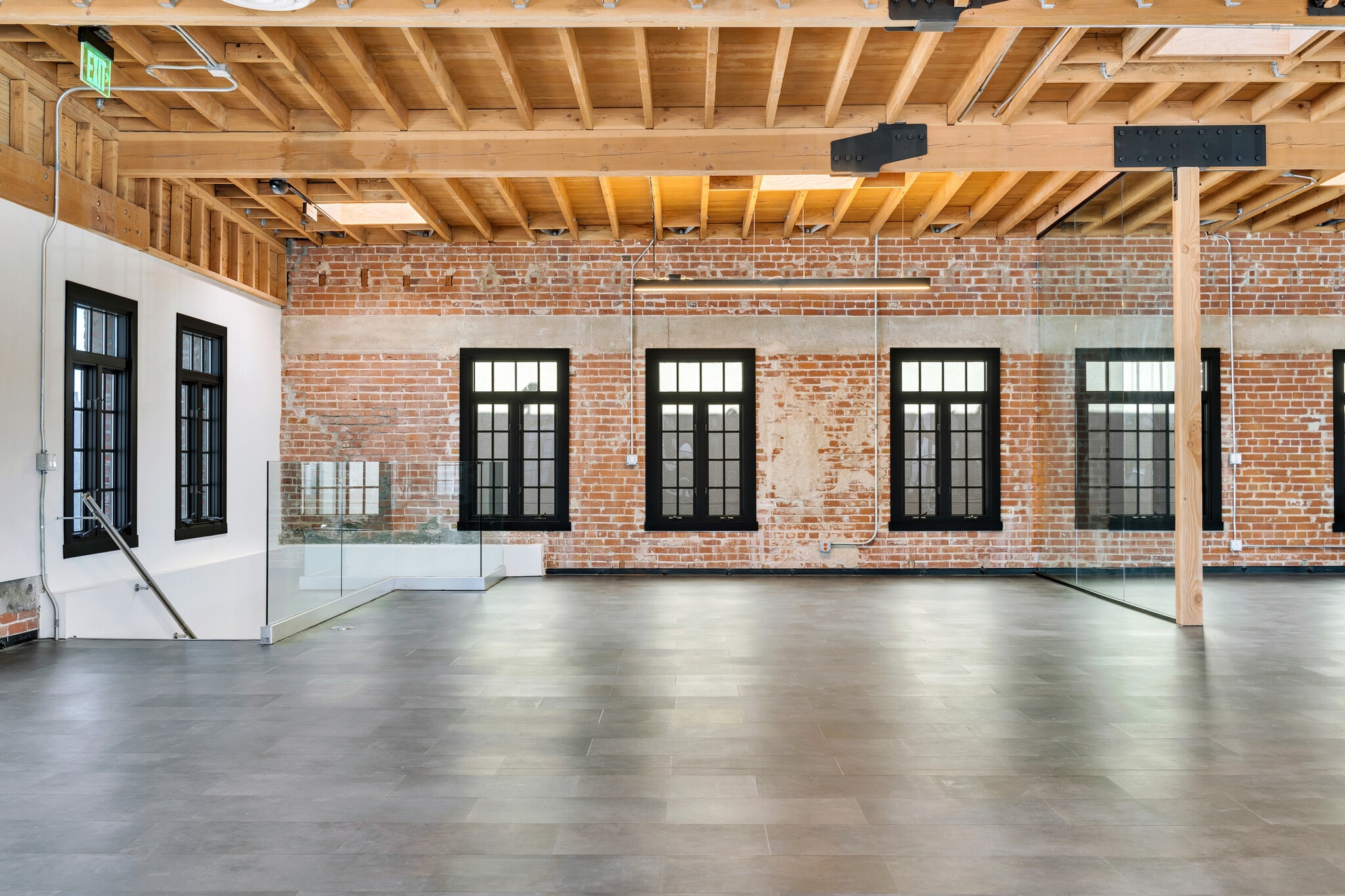 400-412 Wilshire Blvd, Santa Monica, CA for lease Interior Photo- Image 1 of 11