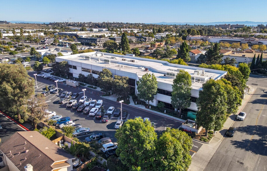 6950 Hollister Ave, Goleta, CA for lease - Building Photo - Image 1 of 6