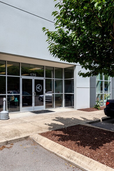 1922 Old Murfreesboro Rd, Nashville, TN for lease - Building Photo - Image 2 of 6