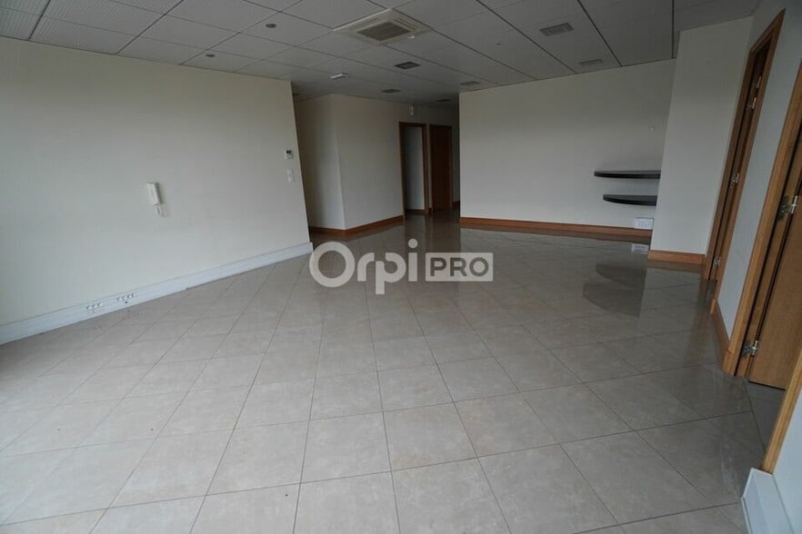Office in Dijon for lease - Interior Photo - Image 1 of 7