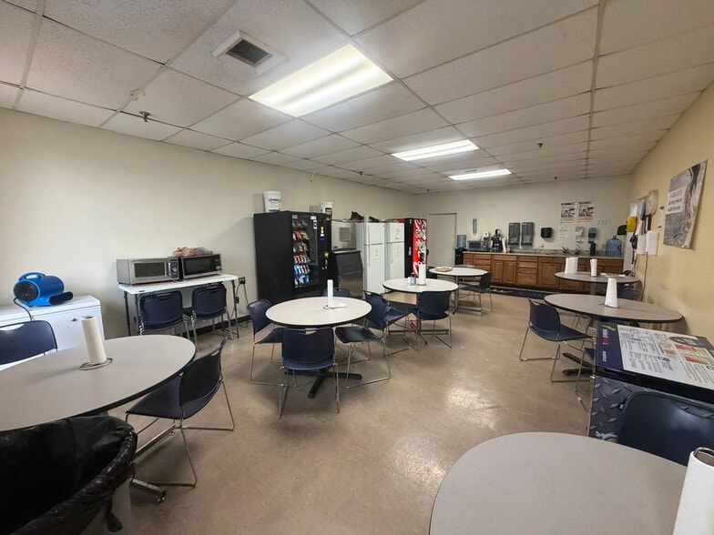 3305 Mansfield Rd, Shreveport, LA for sale - Interior Photo - Image 3 of 14