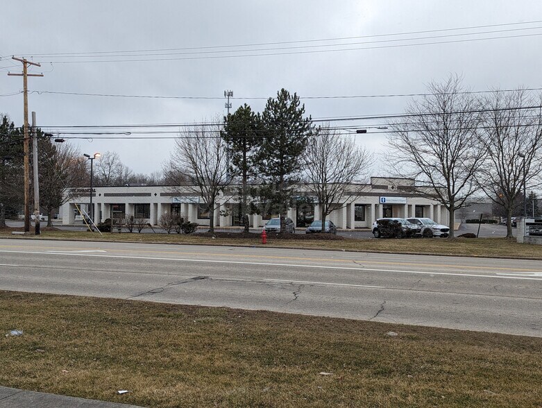 8054 Darrow Rd, Twinsburg, OH à vendre - Photo principale - Image 1 de 5