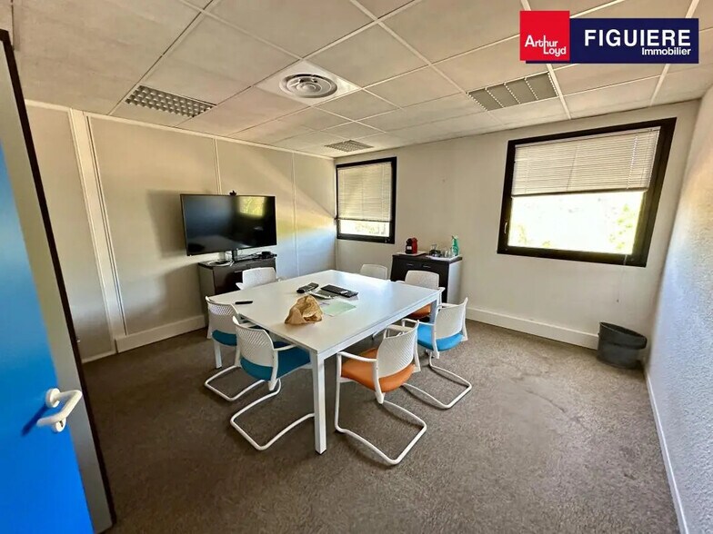 Office in Meyreuil for lease - Interior Photo - Image 3 of 15