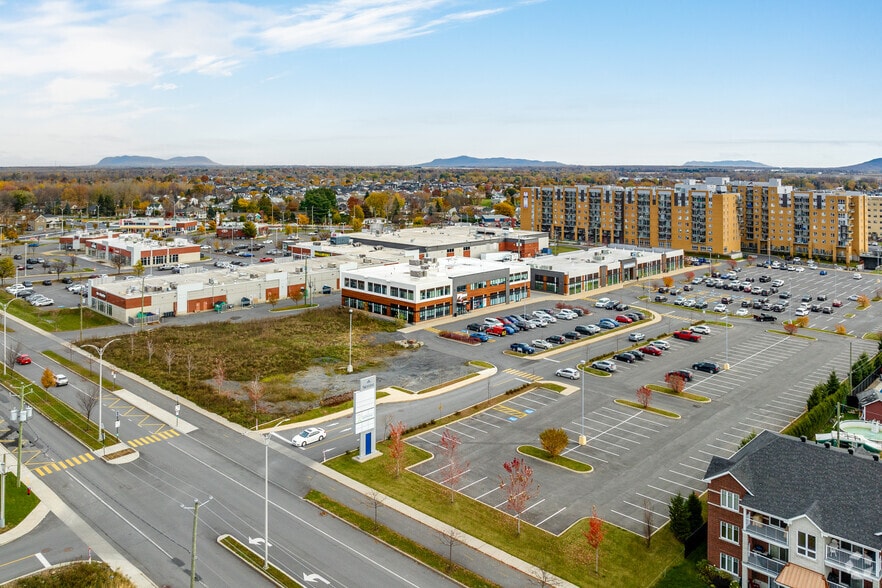 1235 Rue Douglas, Saint-jean-sur-richelieu, QC à louer - Aérien - Image 2 de 5