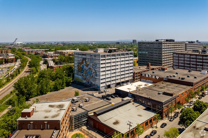 5605 Av De Gaspé, Montréal, QC for lease - Aerial - Image 3 of 6