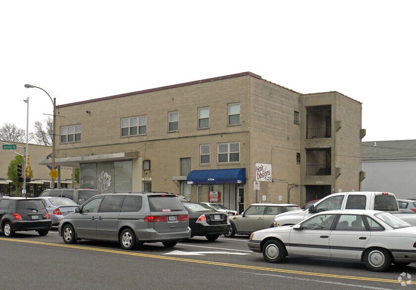 6762 Chippewa St, Saint Louis, MO à vendre - Photo du bâtiment - Image 3 de 4