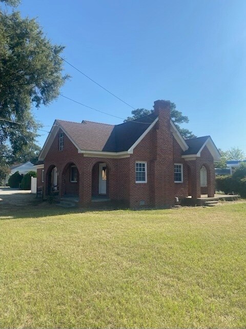 1901 E Ash St, Goldsboro, NC à vendre Photo du bâtiment- Image 1 de 1