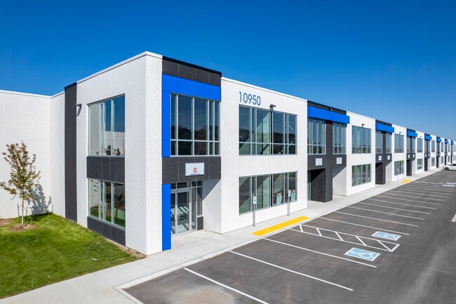 More details for 10950-10952 Woodbine Av, Markham, ON - Industrial for Sale