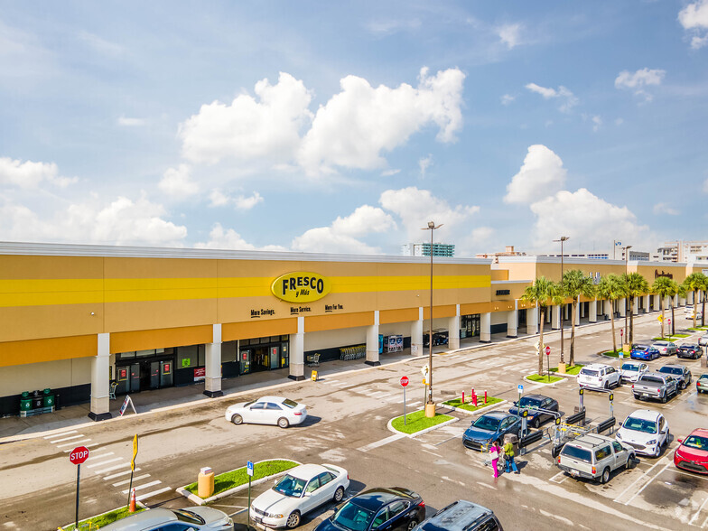 1700 W 49th St, Hialeah, FL for lease - Building Photo - Image 2 of 17