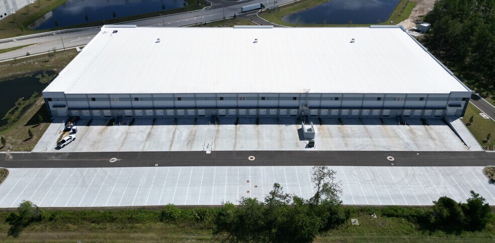 9388 Pritchard Rd, Jacksonville, FL à louer - Photo du bâtiment - Image 2 de 15