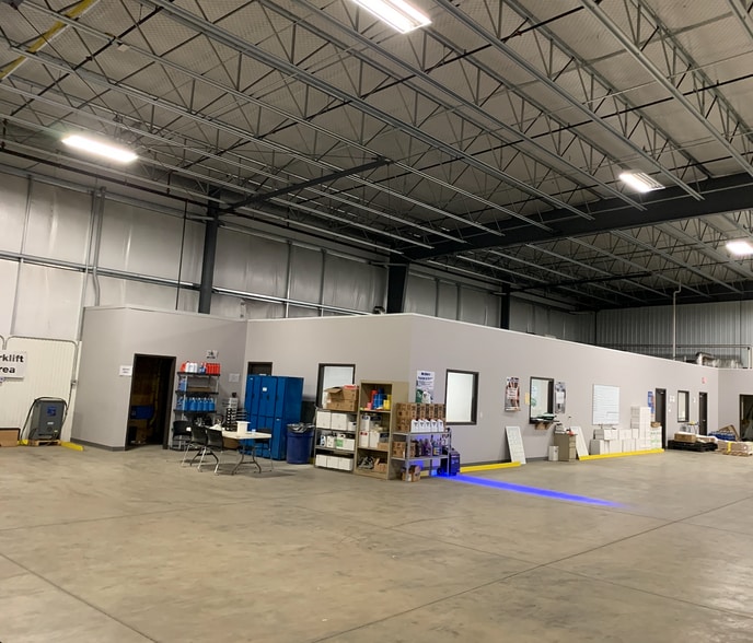 2927 61st St, Menomonie, WI for lease - Building Photo - Image 3 of 7